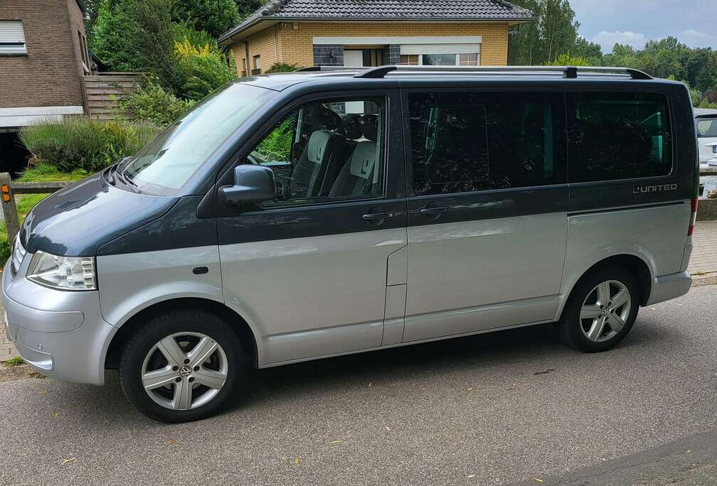 Volkswagen Multivan 2.5 TDi United