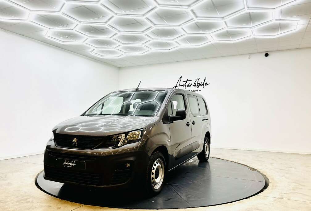 Peugeot 1AN GARANTIEUTILITAIRE5 PLACESTVA DÉDUCTIBLE