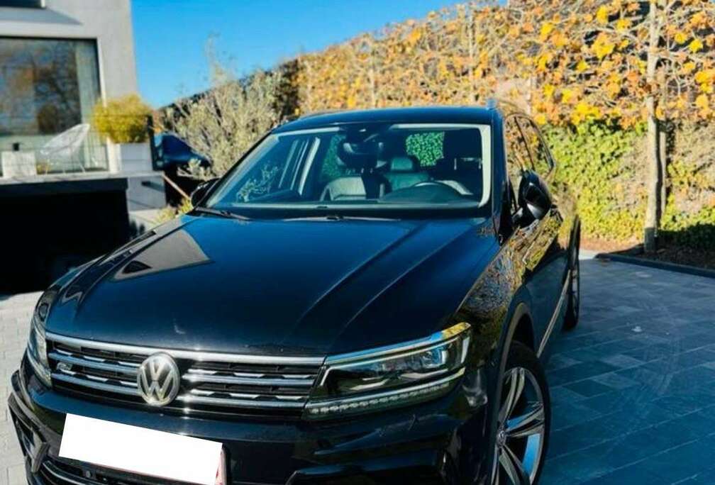 Volkswagen 2.0 TDI R-Line  Full Option Pano 360 Keyless