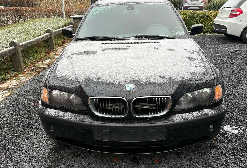 BMW 320i