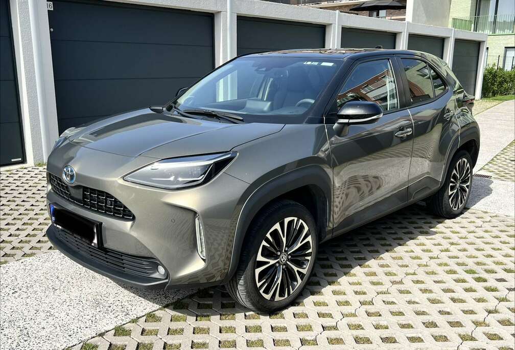 Toyota Hybrid 1.5i VVT-i Dynamic Plus Bi-Tone E-CVT