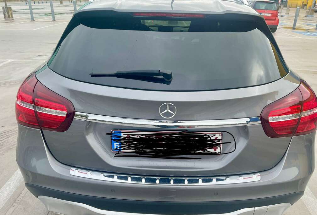 Mercedes-Benz GLA 200 d