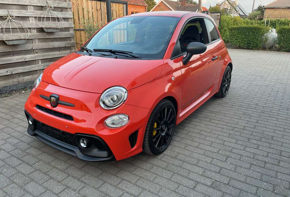 Abarth 695 Competizione Collectors Item