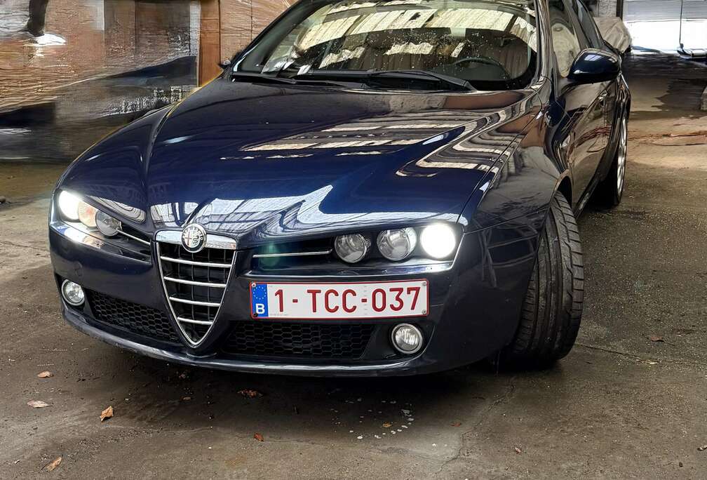 Alfa Romeo 3.2i V6 JTS Distinctive Q4