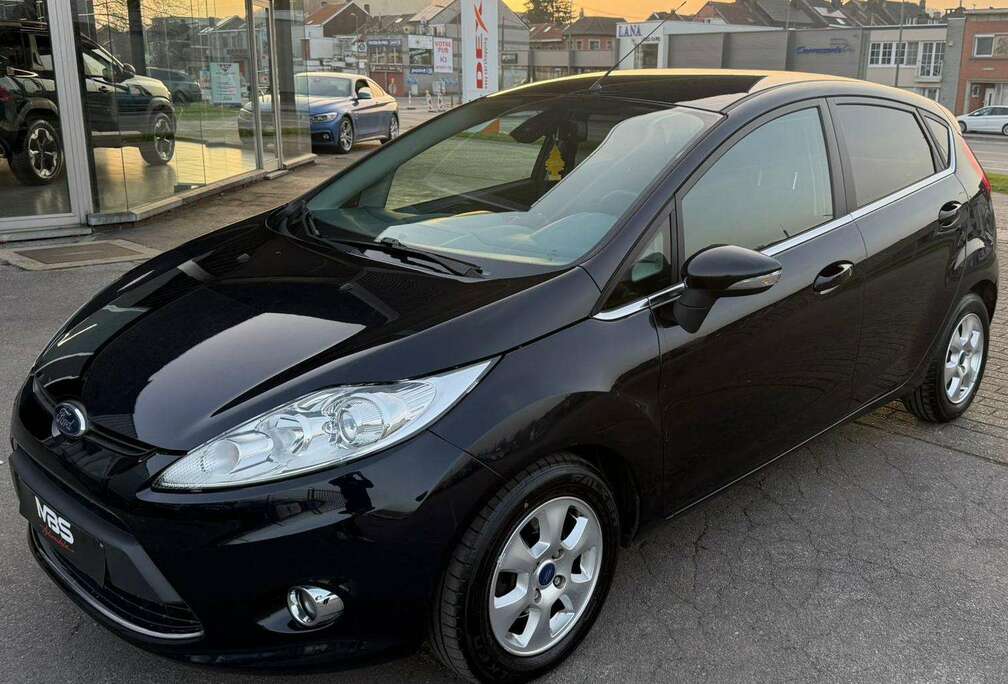 Ford 1.6 TDCi * CLIM * BLUETHOOT * VITRE ELECTRIQUE *