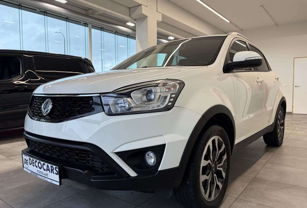 SsangYong Leder Met Zetelverwarming / Trekhaak / Navigatie / Camera / Cruisecontrol /