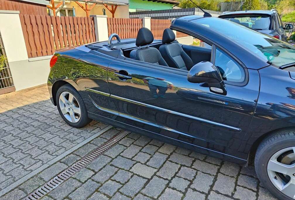 Peugeot 207 CC 1.6 cabrio voiture femme lire commentaire