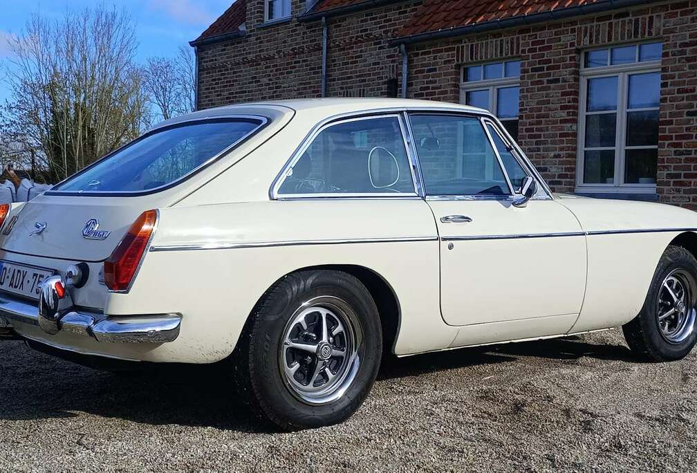 MG GT