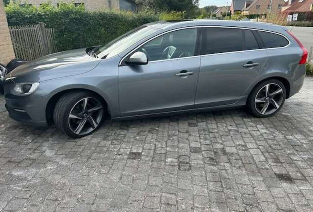 Volvo V60 D4 Geartronic Momentum R-Design