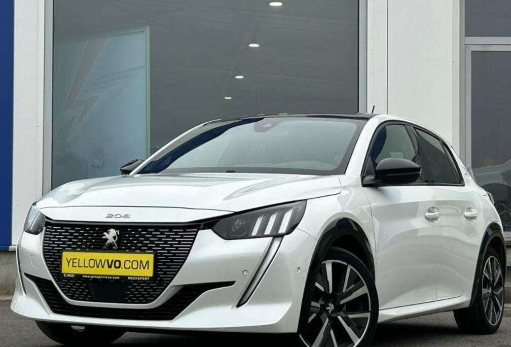 Peugeot GT / EAT8 / Cuir / Pano