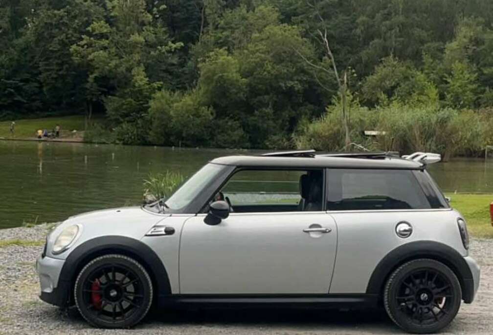 MINI 1.6i JCW