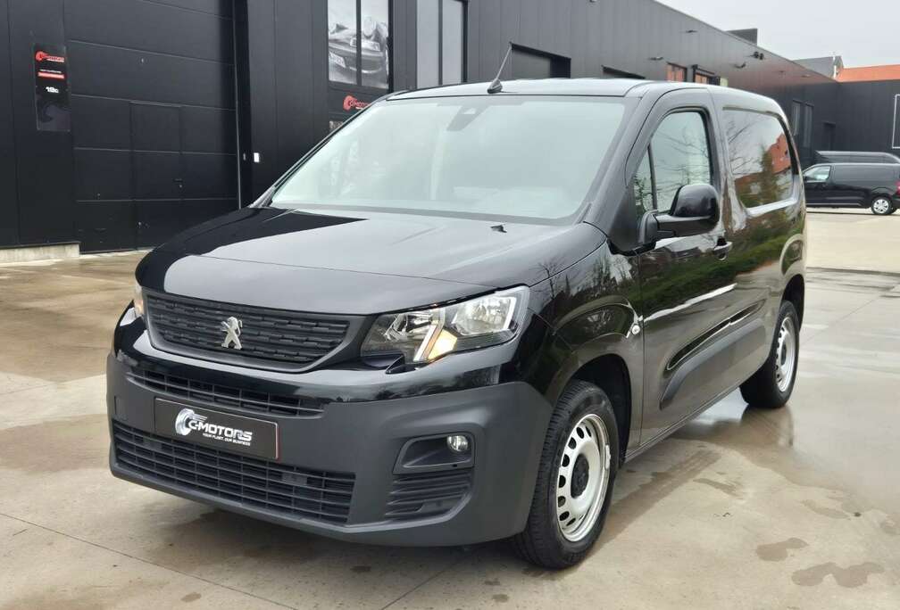 Peugeot 1.5 BlueHDi 100 MAN6 3pl /Camera/Carplay/GPS
