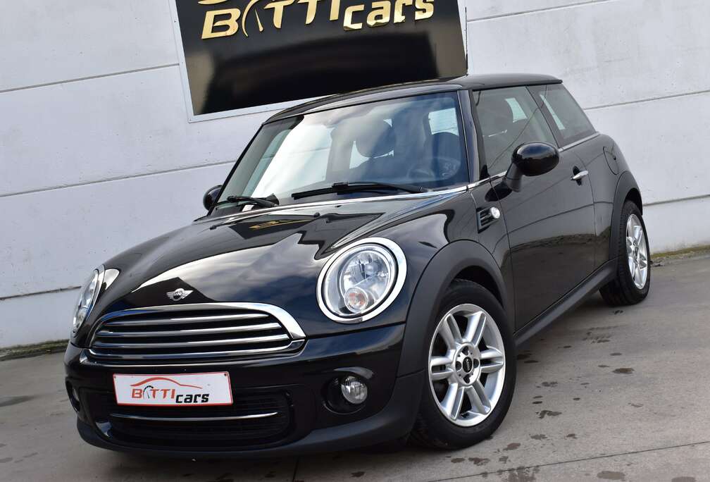 MINI 2.0D Automaat* Airco* Navi* PDC