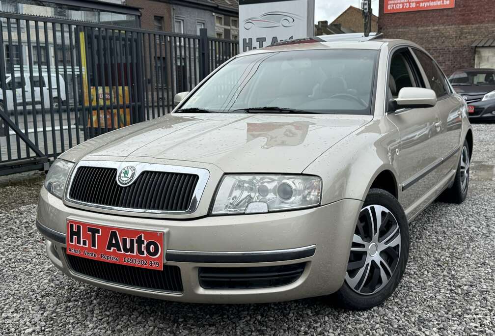 Skoda Superb 2.0 TDi full option cuir gps xénon toit ouv