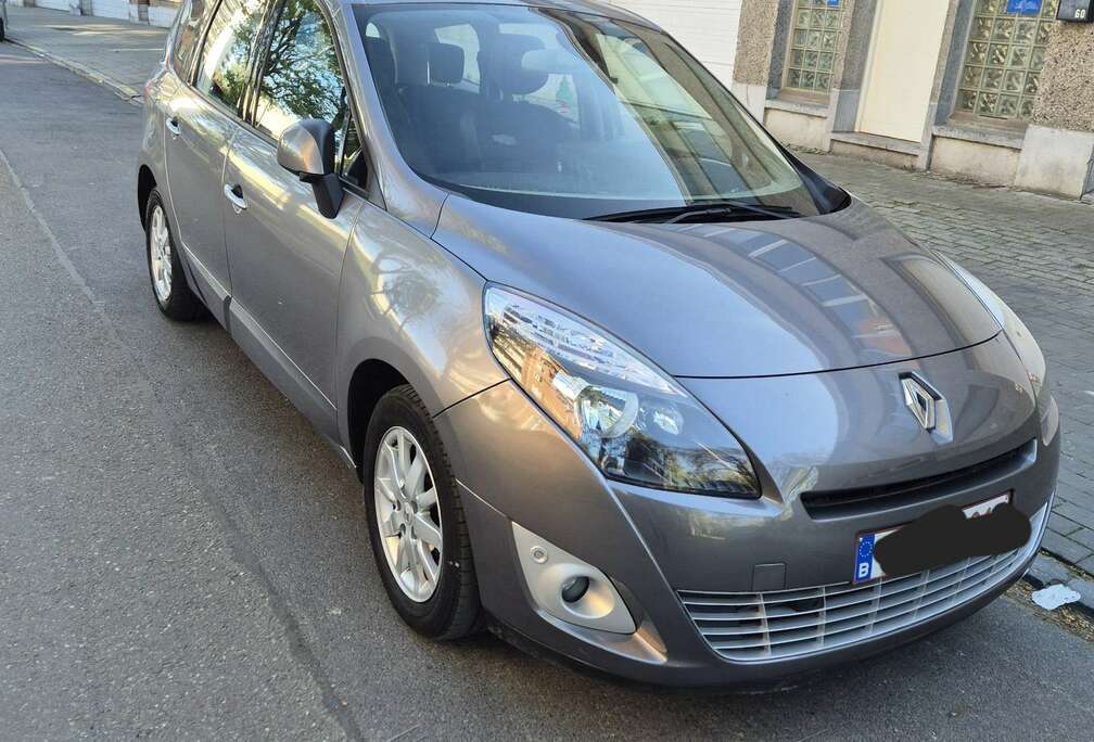 Renault Scénic 1.6i 16v Family 5pl.