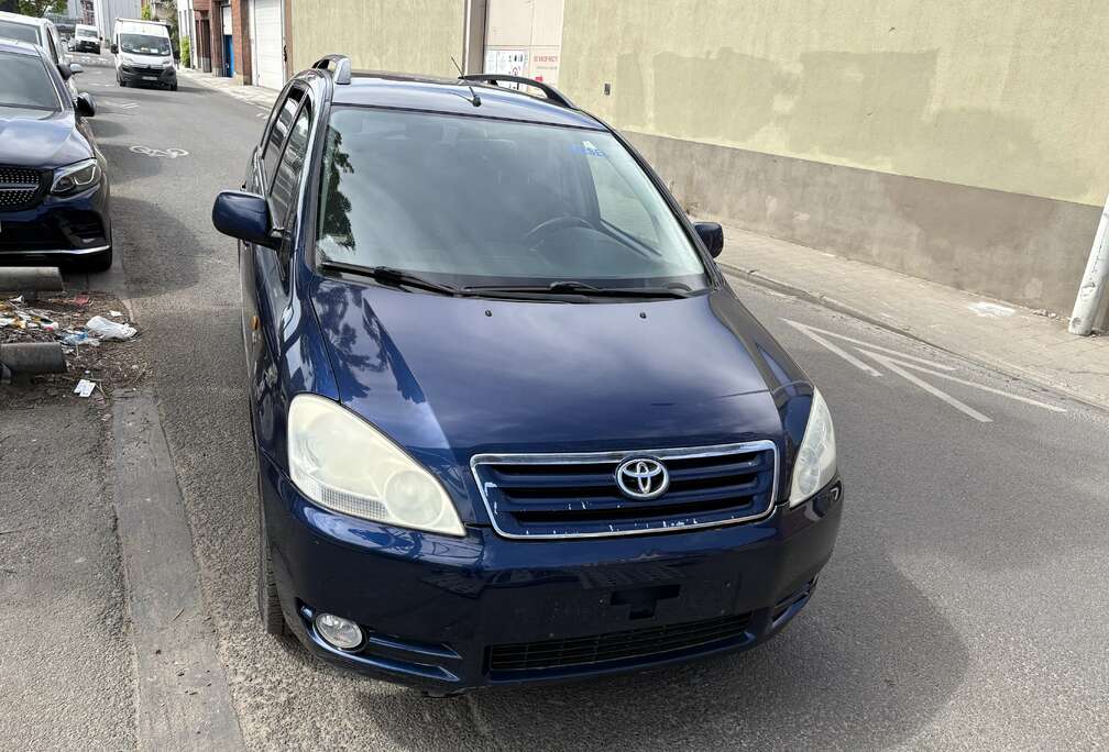 Toyota 2.0 D4-D VX 7 Pls