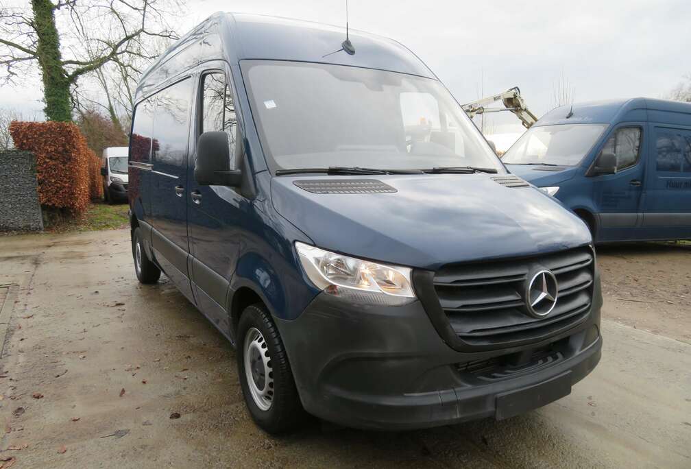 Mercedes-Benz 311CDi - FWD - A2H2