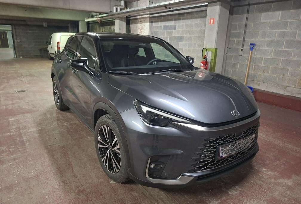 Lexus LBX 1.5i FWD Cool