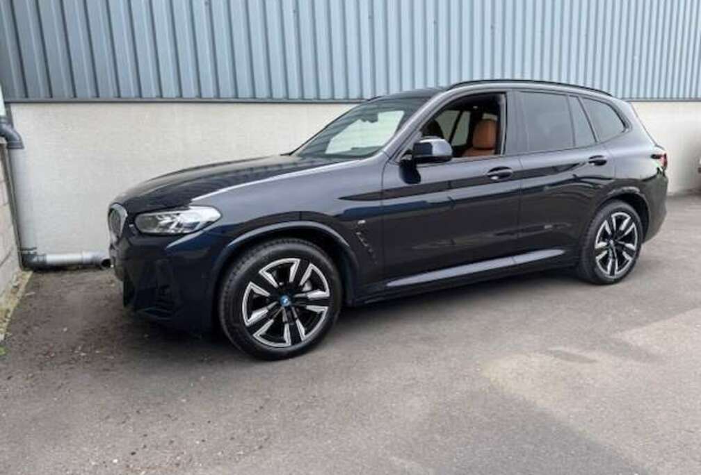 BMW iX3 - 100% battery