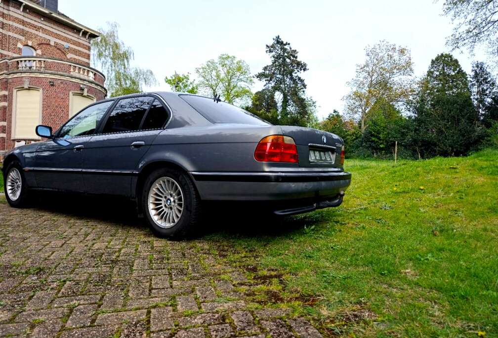 BMW 728i Special Equipment
