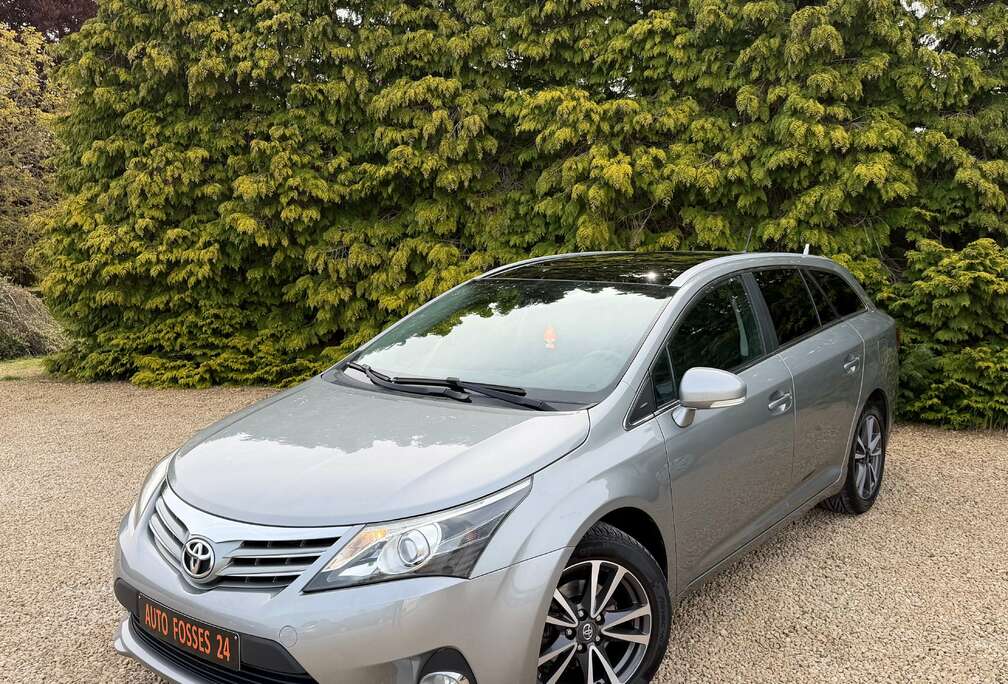 Toyota SW BREAK 2.0 D-4D Skyview FULL OPTIONS PANORAMIQUE GPS CAMERA LED GARANTIE 1 AN