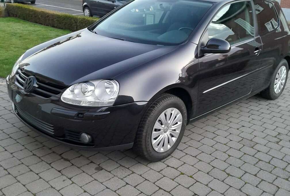 Volkswagen 1.4i essence 2006 ..golf 5 ...numéro : 0465464251