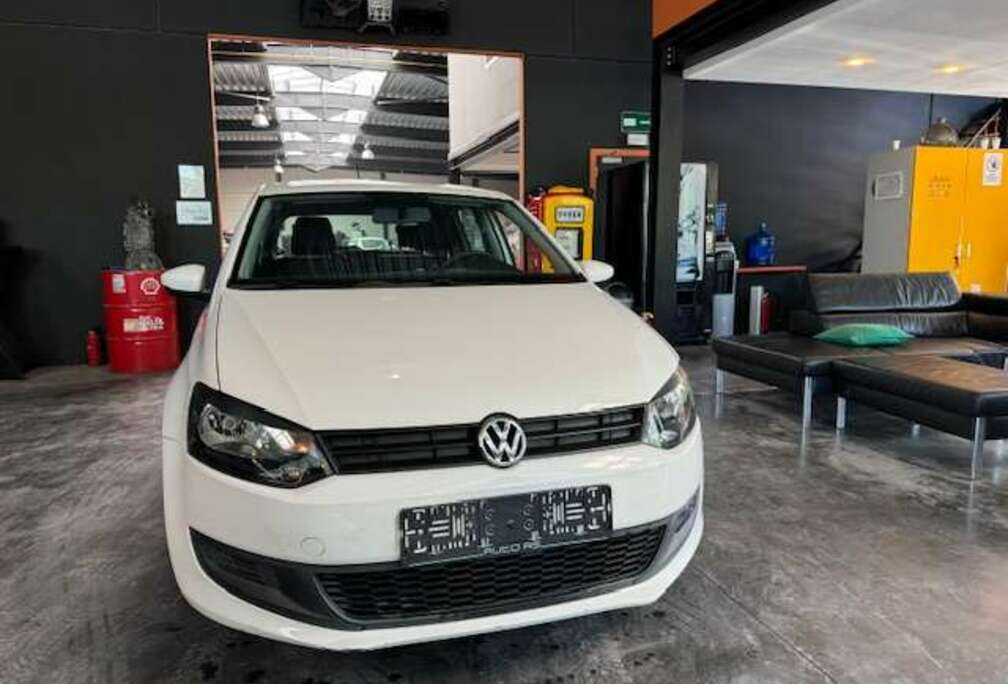 Volkswagen 1.2i - 5 PORTES - RADIO MEDIA - VITRES AV ELECTRIQUES