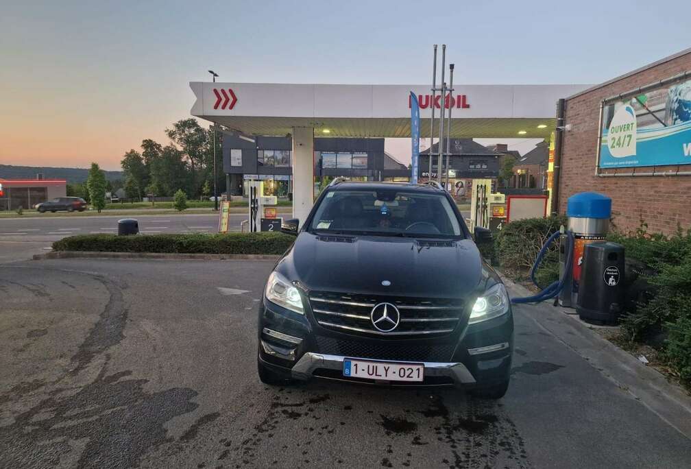 Mercedes-Benz BlueTEC 4MATIC Sport A