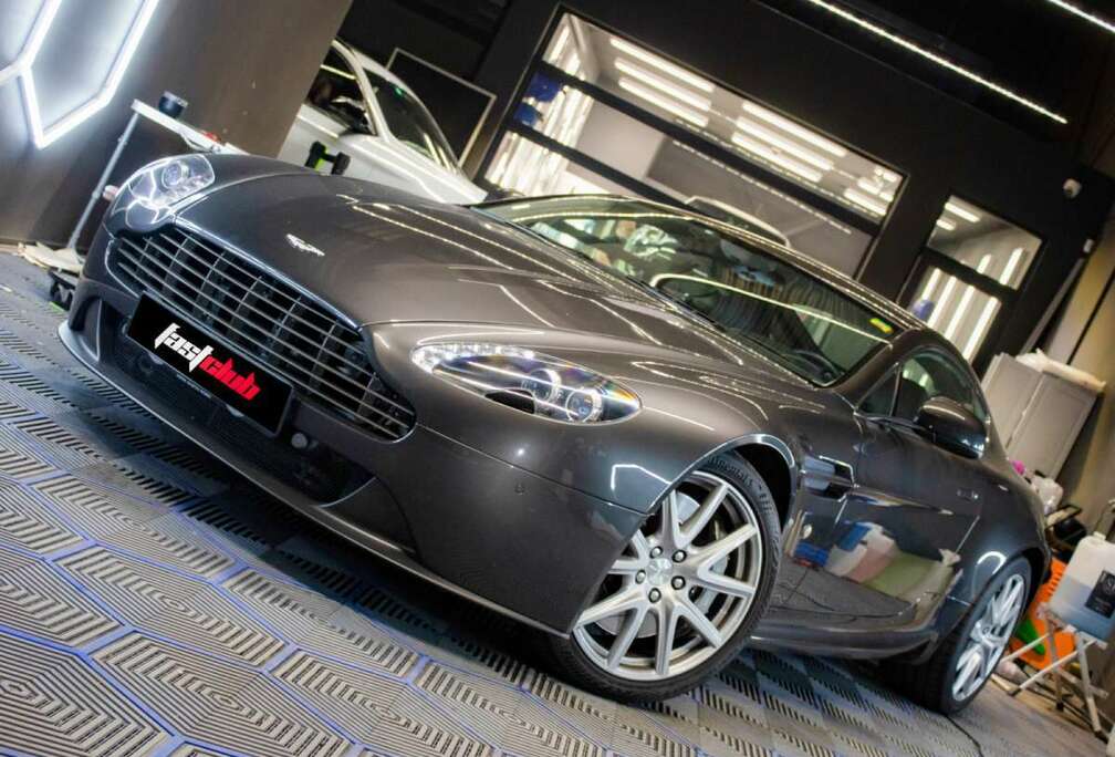 Aston Martin Vantage *MY 12.25* 4.7 426 CV QUANTUM SILVER