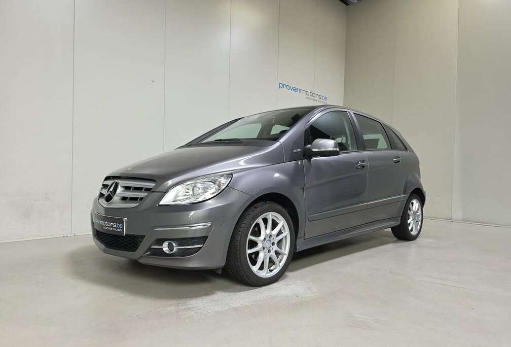 Mercedes-Benz 1.5 Benzine - GPS - Airco - Goede Staat