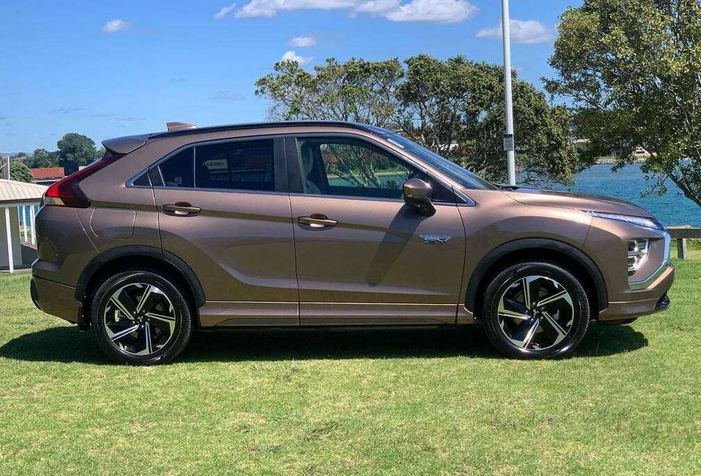 Mitsubishi PHEV 2.4  Blackline Edition 4 WD