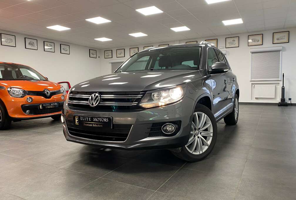 Volkswagen Tiguan 2.0 CR TDi Sport 1erMAIN/ CARNET COMPLET / FULL OPTION/ TOIT OUVRANT /NAVIGATION/ ETAT NEUF