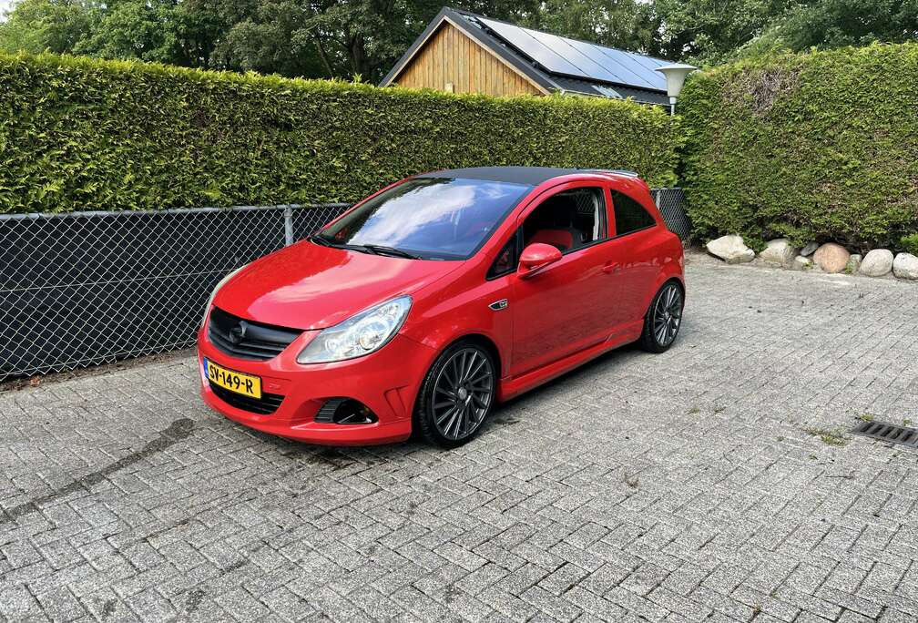 Opel 1.6-16V T Color Edit