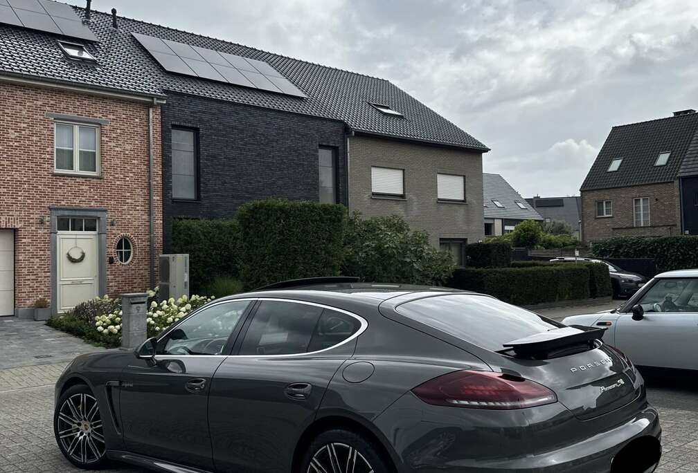 Porsche S E-Hybrid