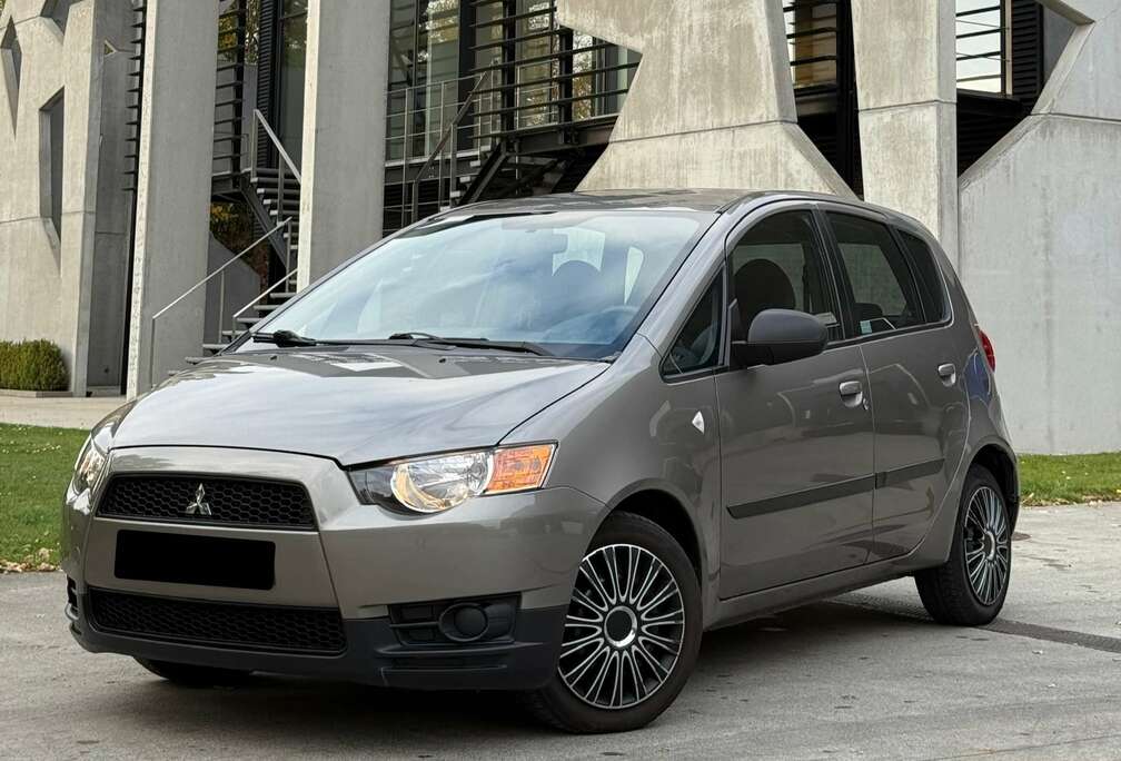 Mitsubishi Colt 1.1i Inform  Airco  Radars de recul