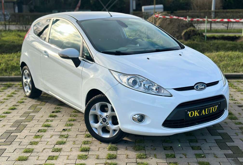 Ford 1.25i Titanium Garantie 12 Mois