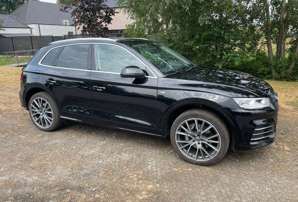 Audi Q5 PHEV 55 TFSi e Quattro Sport S tronic reeds gekeurd en met extra winterbanden