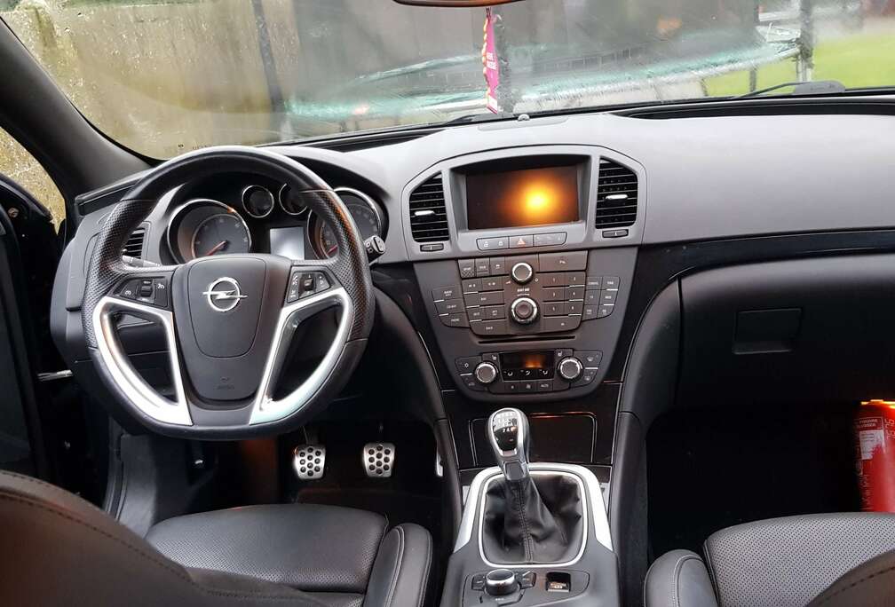 Opel Insignia 2.0 CDTI Sports Tourer Edition
