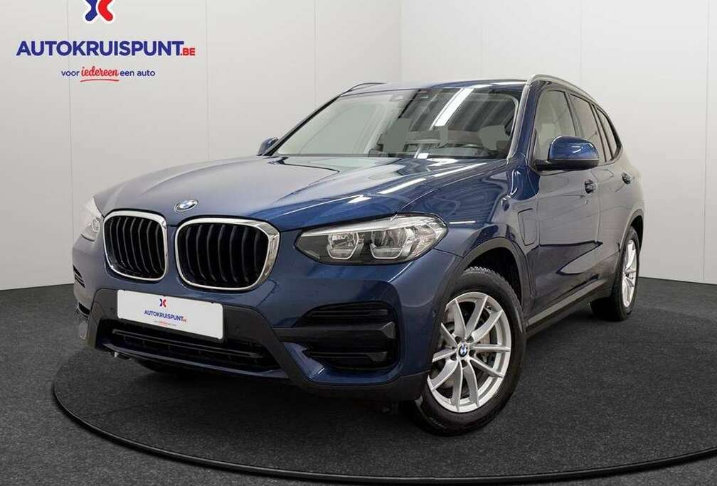 BMW xDrive30e AT. Plugin Leder GPS Camera