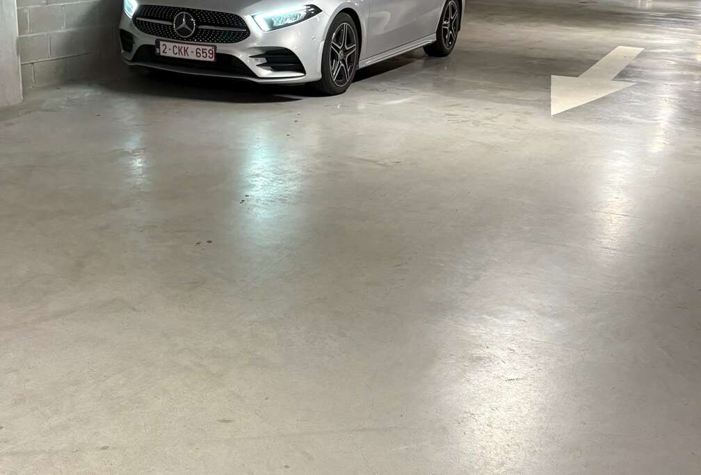 Mercedes-Benz A 180 d Business Solution AMG