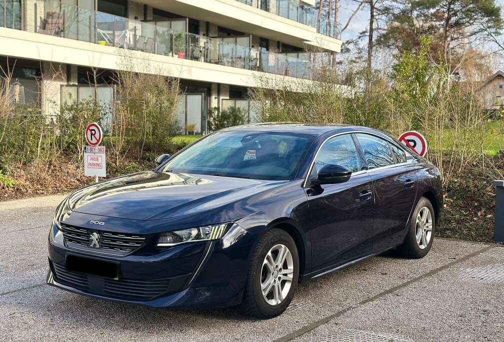 Peugeot PureTech 180 EAT8 Allure