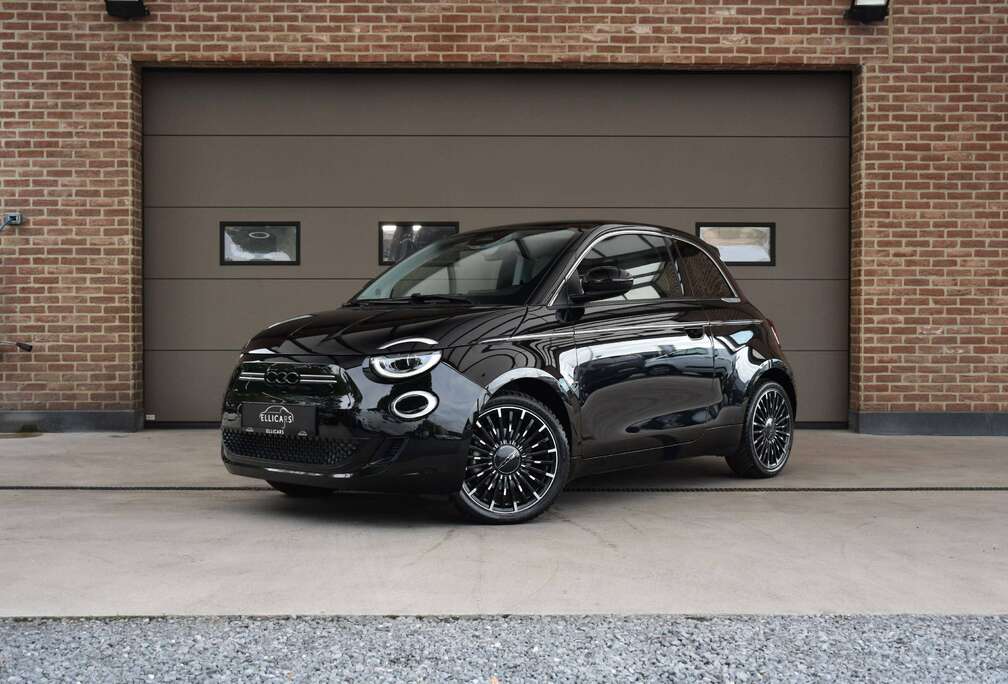 Fiat 42 KWH / SOH 94,51% / LA PRIMA / 3+1 / PANORAMISCH DAK / CARPLAY / GPS / DAB / LED / JBL / CAMERA