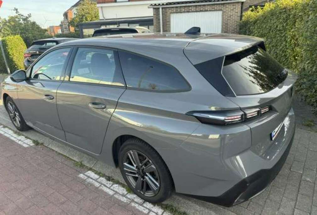 Peugeot SW 1.2 AUTOMAAT SHOWROOM STAAT BTW-wagen GARANTIE 1e eigenaar
