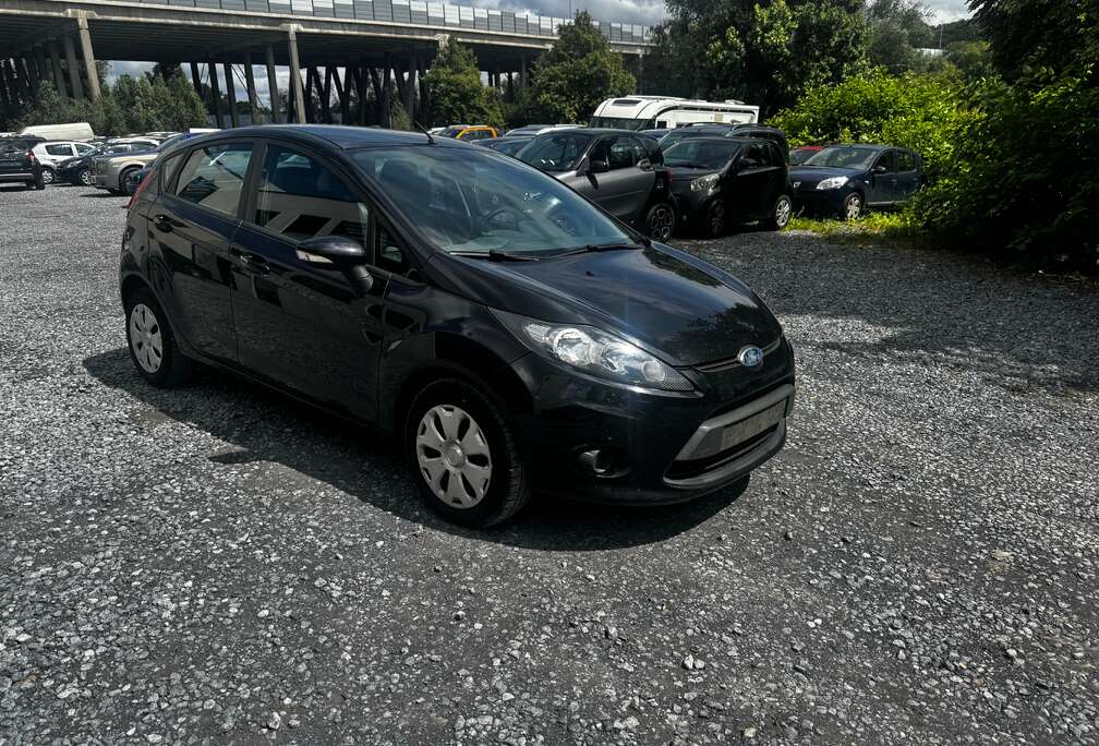 Ford Fiesta 1.6 TDI/pret a immatriculer