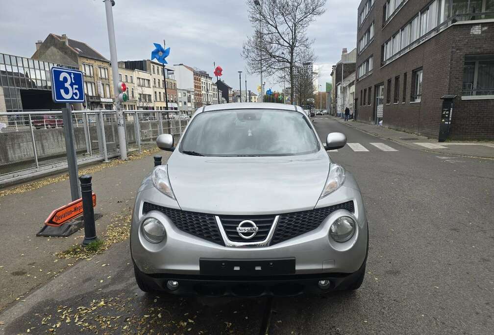 Nissan Juke 1.6i 2WD Acenta CVT (EXPORT AFRICA MERCI)