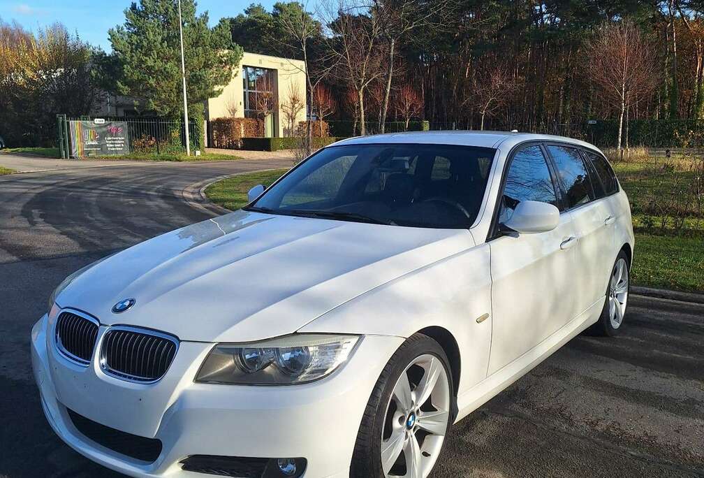 BMW Touring 325i. 3.0