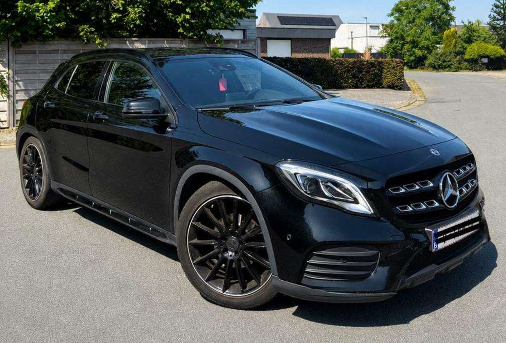 Mercedes-Benz GLA 180 - AMG Black Edition