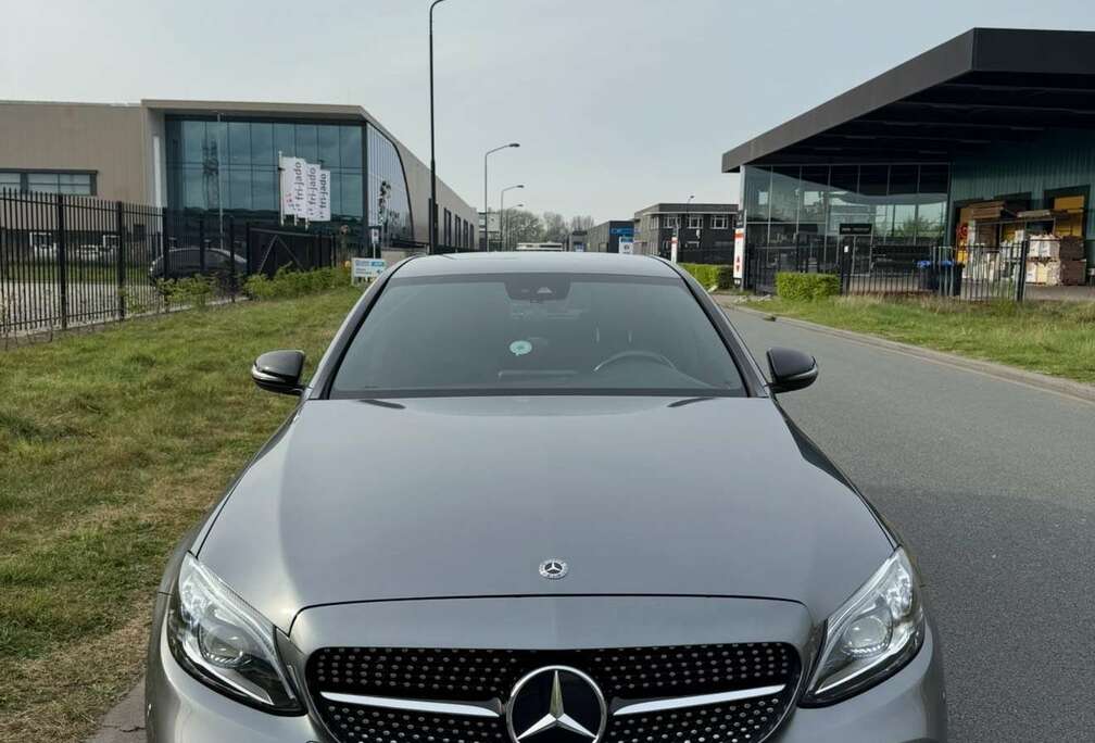 Mercedes-Benz Mercedes Benz Benzin+electric Pack AMG