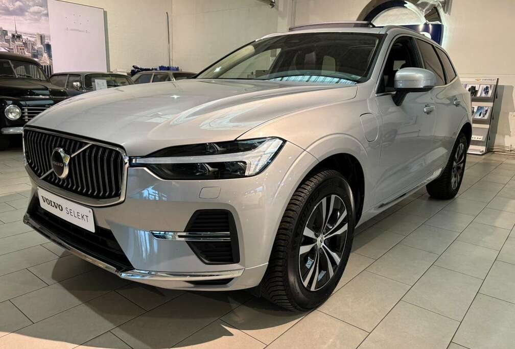 Volvo 2.0 T6 PHEV AWD Core Bright - Pano - Trekhaak