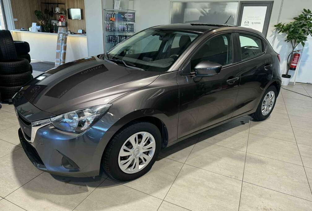 Mazda 5DR HATCH 1.5L SKYACTIV-G 75 hp Skydrive 5MT